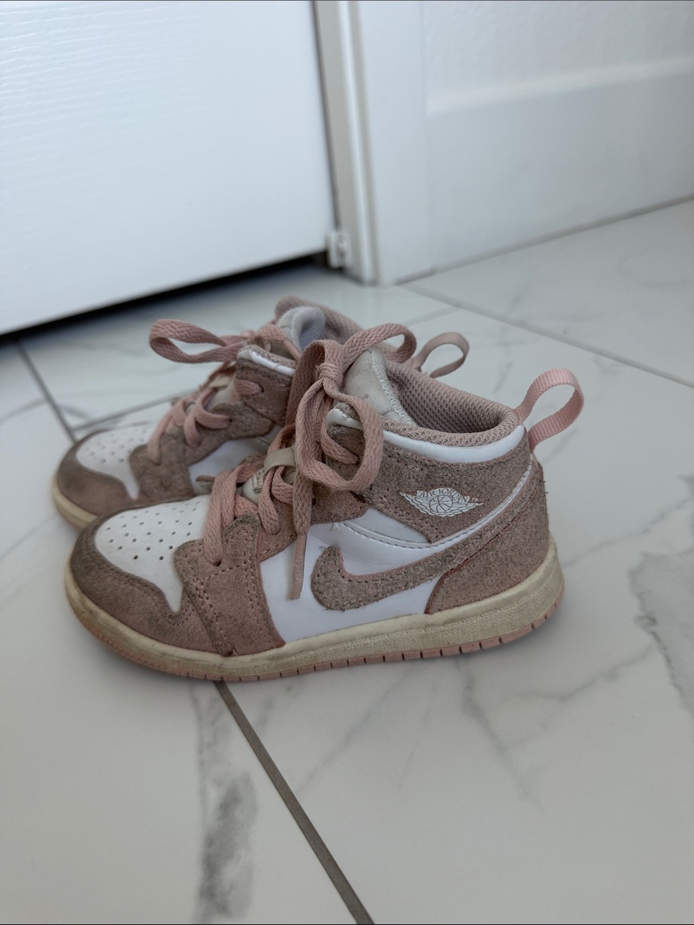 Kids Jordan 1 Mid SE TD "Legend Pink", a special edition mid-top sneaker size 9C